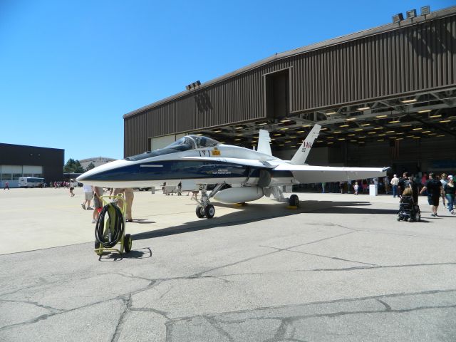 McDonnell Douglas FA-18 Hornet (N850NA)