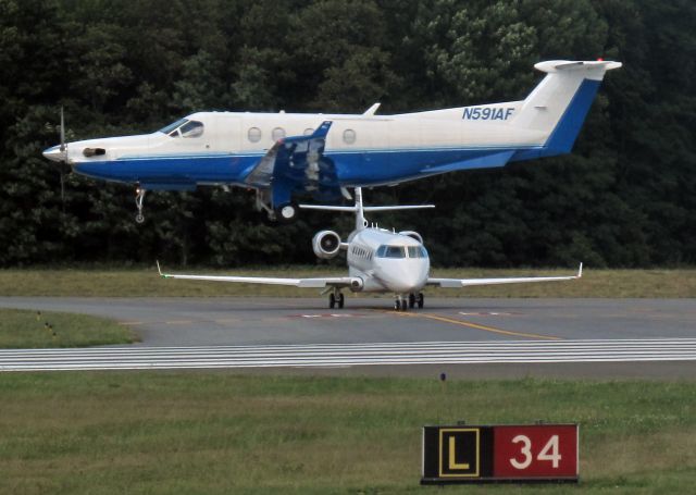 Pilatus PC-12 (N591AF) - Landing RW 34.