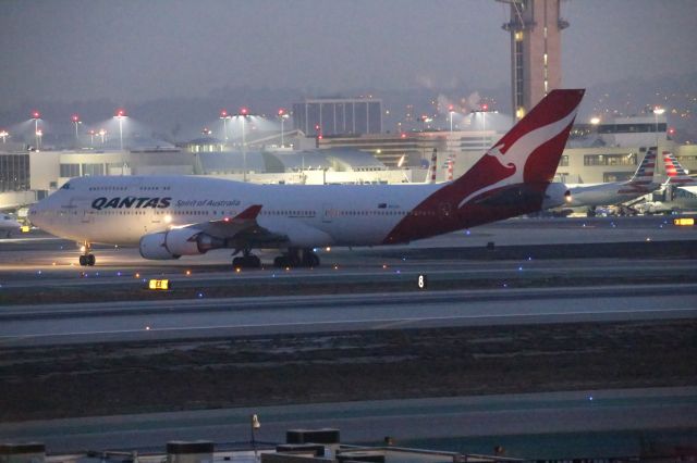 Boeing 747-400 (VH-OEI)