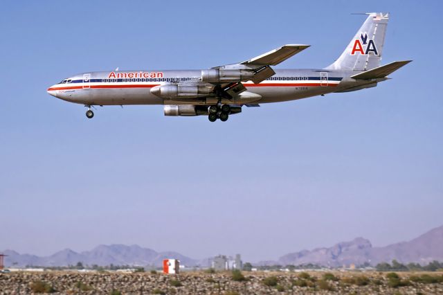 Boeing 707-100 (N7551A) - American Airlines Boeing 707-123B N7551A at Phoenix Sky Harbor on November 10, 1973.