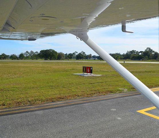 Cessna Skyhawk — - Just before taking off on runway 6