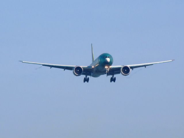 BOEING 777-300 (S2-AFP)