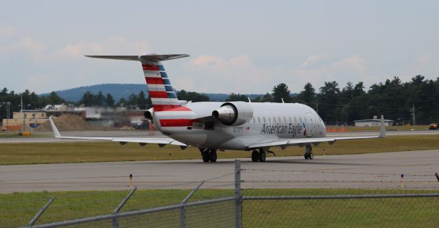 Canadair Regional Jet CRJ-200 (N218PS)