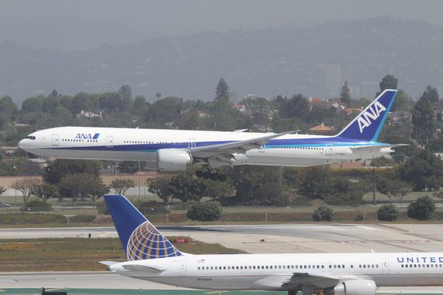 BOEING 777-300ER (JA734A)