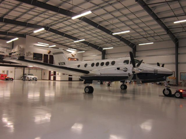 Beechcraft Super King Air 200 (N132N) - Pure Pleasure