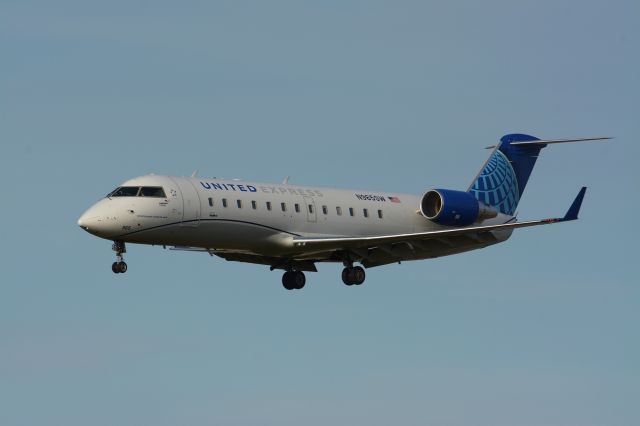 Canadair Regional Jet CRJ-200 (N965SW) - On final to 24L in CYUL, 20-11-2021