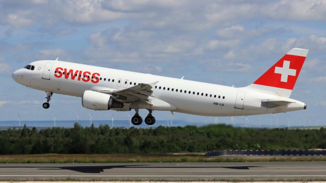 Airbus A320 (HB-IJI)