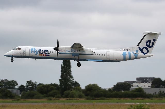 de Havilland Dash 8-400 (G-JECR)