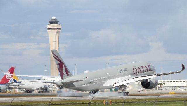 Airbus A350-900 (A7-ALX) - TOUCHDOWN!!!