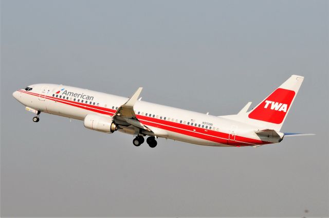 Boeing 737-800 (N915NN) - TWA Heritage Jet