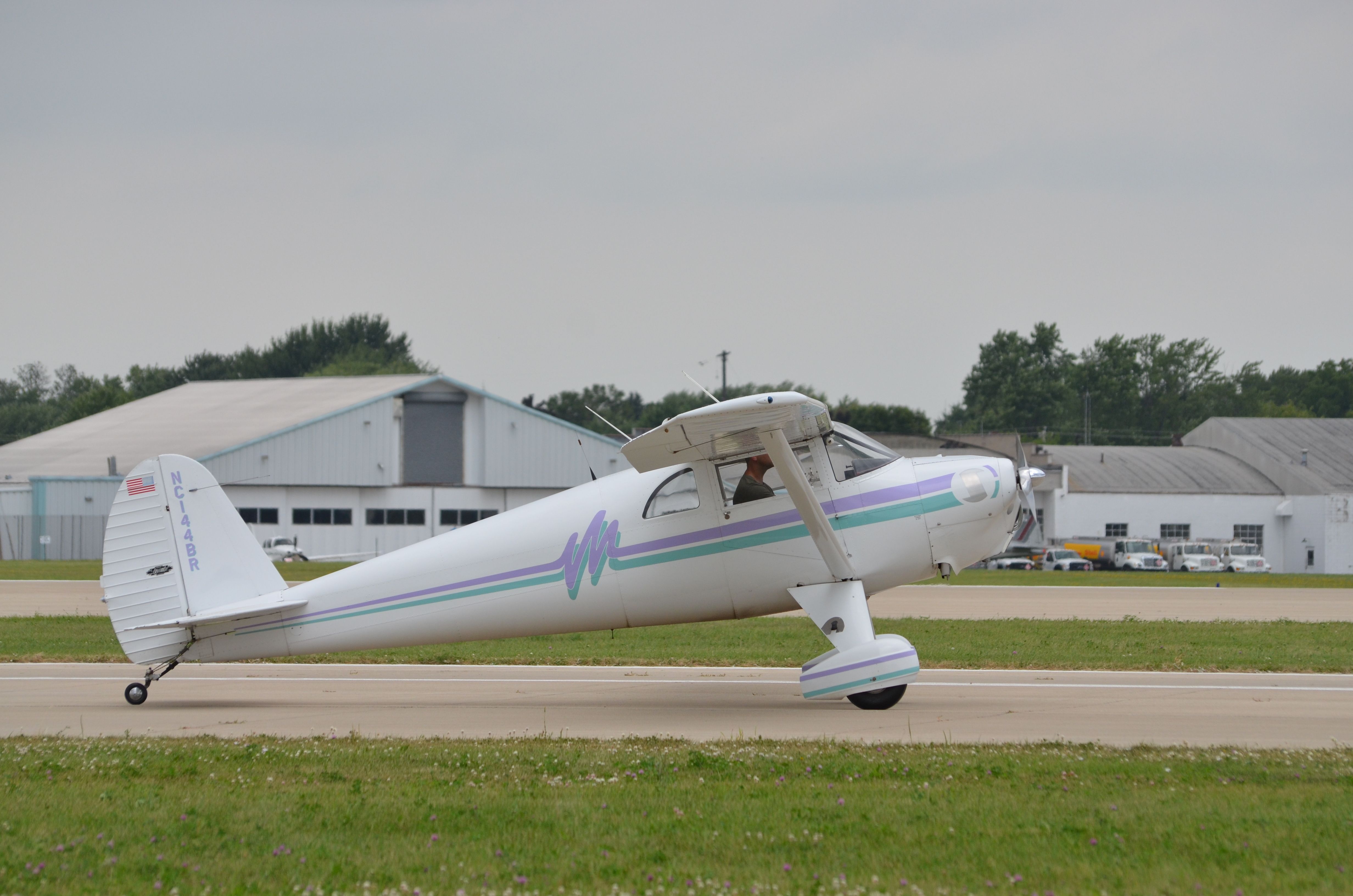 Cessna Skyhawk (N144BR) - AirVenture 2014