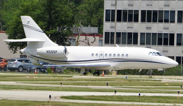 Dassault Falcon 2000 (N595P)