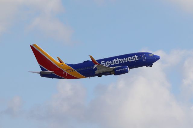 Boeing 737-700 (N959WN) - Southwest Airlines (WN) N959WN B737-7H4 [cn36674]br /Fort Lauderdale (FLL). Southwest Airlines flight WN3986 departs for Chicago Midway (MDW). br /Taken from Terminal 1 car park roof level br /2018 04 07br /a rel=nofollow href=http://alphayankee.smugmug.com/Airlines-and-Airliners-Portfolio/Airlines/AmericasAirlines/Southwest-Airlines-WNhttps://alphayankee.smugmug.com/Airlines-and-Airliners-Portfolio/Airlines/AmericasAirlines/Southwest-Airlines-WN/a