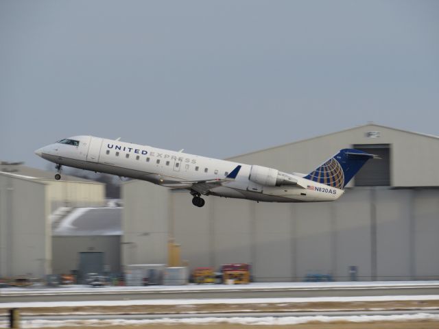 Canadair Regional Jet CRJ-200 (N820AS)