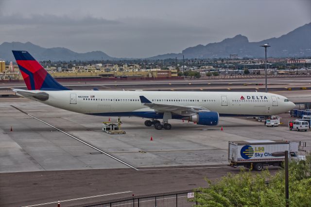 Airbus A330-300 (N823NW)