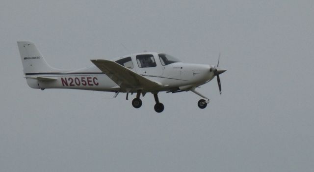 Cirrus SR-20 (N205EC) - On final is this 2012 Cirrus SR20 in the Autumn of 2020.