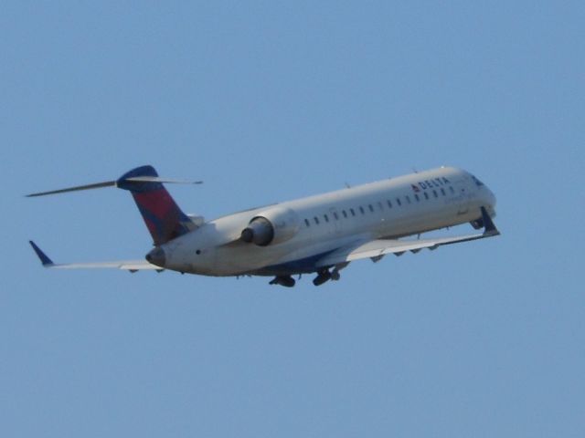 Canadair Regional Jet CRJ-700 (N369CA)