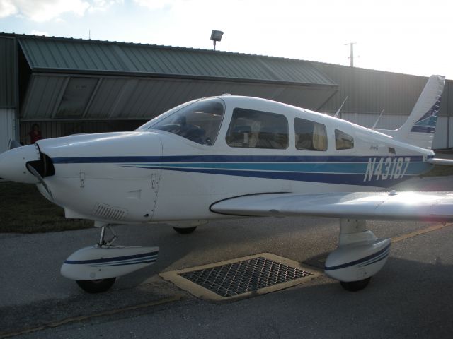 Piper Cherokee (N43187)