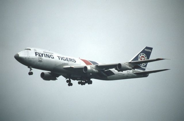 BOEING 747-100 (N805FT) - Final Approach to Narita Intl Airport Rwy34 on 1988/08/21