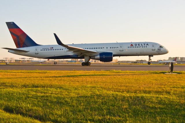 Boeing 757-200 (N709TW) - Enter the Sandman Mariano Rivera#42 New York Yankees !