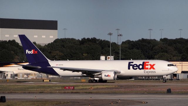 BOEING 767-300 (N297FE) - This plane formerly had winglets (it was acquired from Silk Way West Airlines, which had them fitted).  They were apparently removed in March 2018.