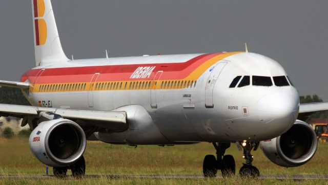 Airbus A321 (EC-JEJ)
