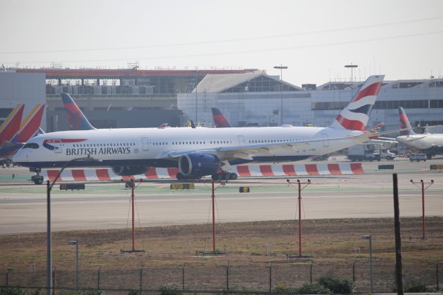 Airbus A350-1000 (G-XWBE)