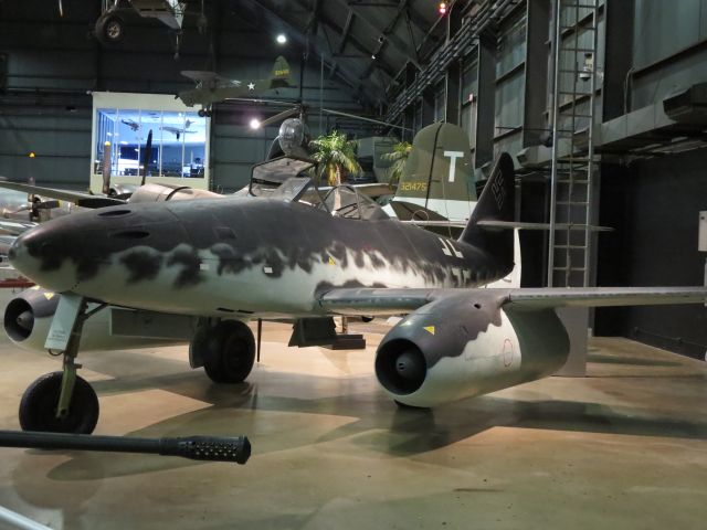 — — - Messerschmitt Me262A-1 "Swallow"