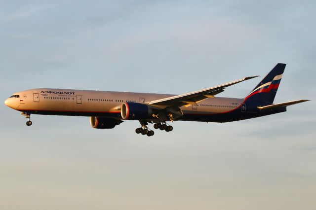 BOEING 777-300ER (VQ-BFL)