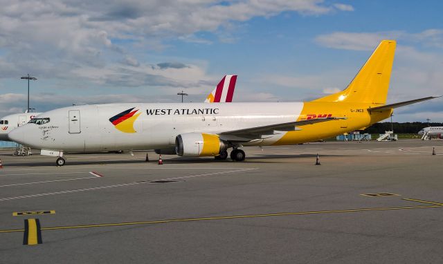 BOEING 737-400 (G-JMCX)