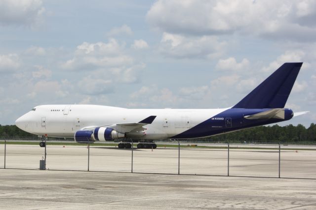 Boeing 747-400 (N356KD) - Boeing 747-400 (N356KD) sits on the ramp at Southwest Florida International Airport