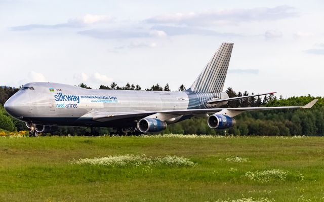 Boeing 747-400 (4K-BCI)