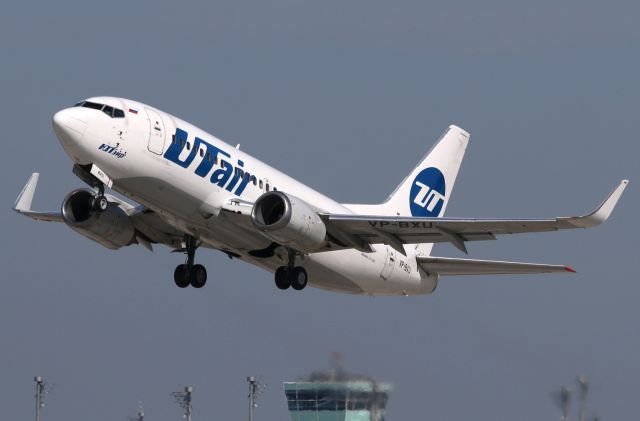 Boeing 737-500 (VP-BXU)
