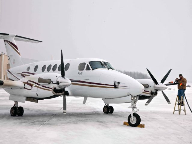 Beechcraft Premier 1 (N351CB) - Friendly service at FZY.