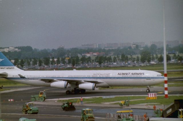 Airbus A340-300 (9K-ANA)