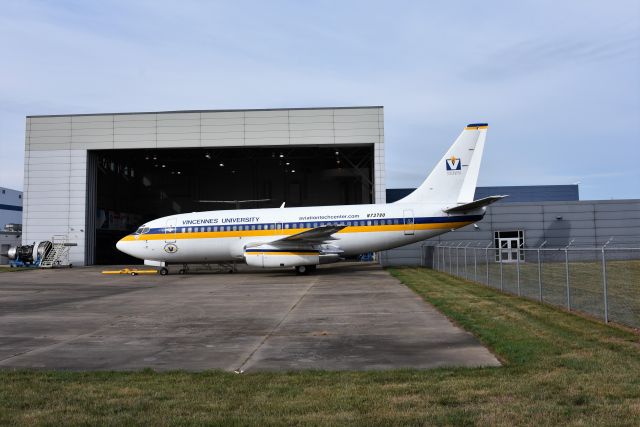 Boeing 737-200 (N737VU) - Vincennes University B732 mx training aircraft at their IND Aviation Technology School. Always nice to catch this pristine 737 outside the hangar. Ex United ship.