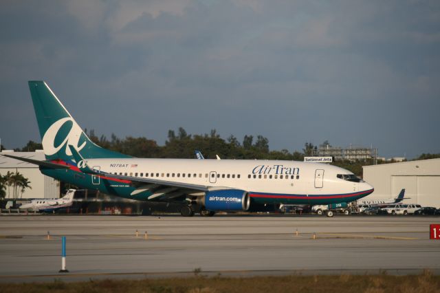 Boeing 737-700 (N278AT)