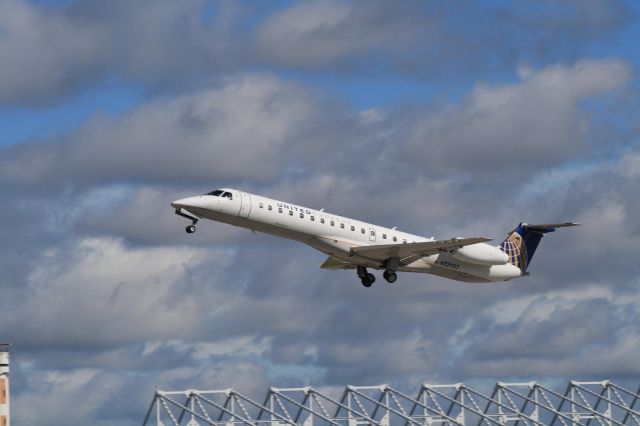 Embraer ERJ-135 (N12957) - Departing Montreal-Trudeau