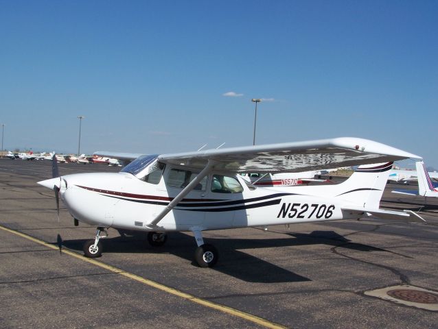 Cessna Skyhawk (N52706)