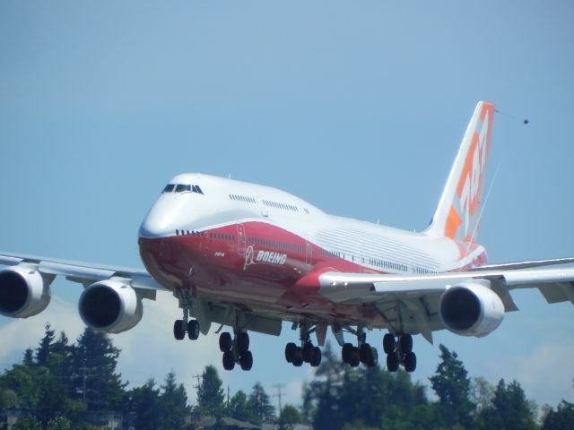 BOEING 747-8 (N6067E)