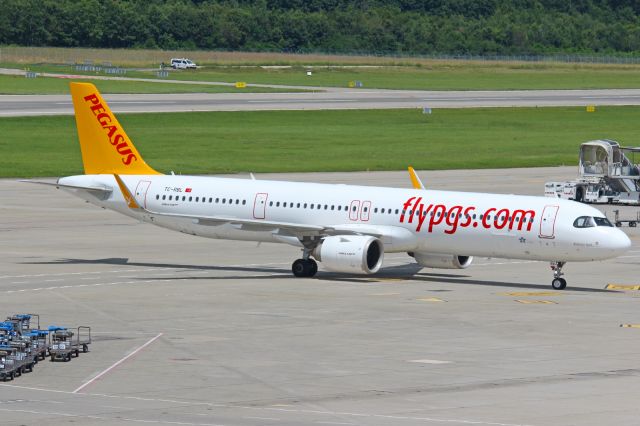 Airbus A321neo (TC-RBL)