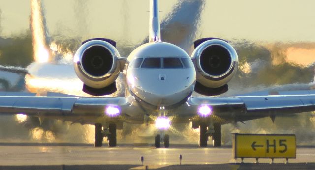 Bombardier Global Express (N921MT) - phoenix sky harbor international airport 18OCT22