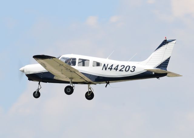 Piper Cherokee (N44203)