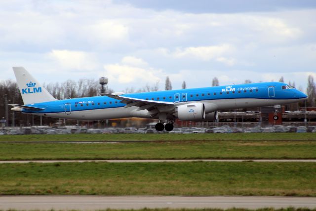 EMBRAER ERJ-190-400 (PH-NXN) - On short finals for rwy 09L on 26-Feb-23 operating flight KLM1017 from EHAM.