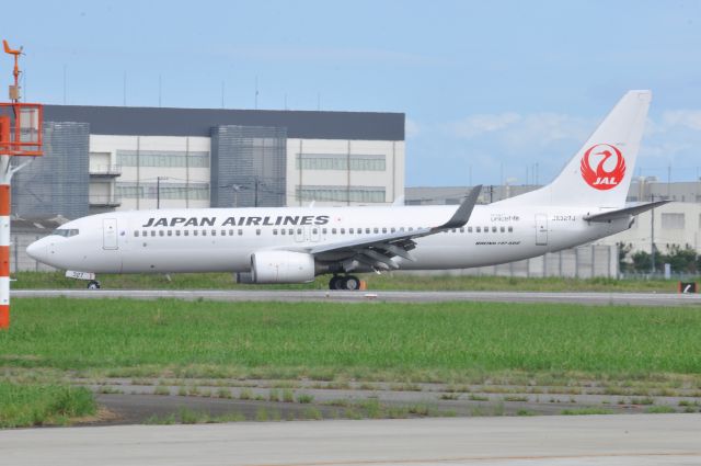 Boeing 737-800 (JA327J)