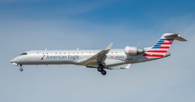 Canadair Regional Jet CRJ-700 (N526EA)