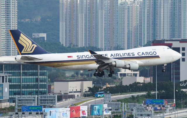 Boeing 747-400 (9V-SFI)