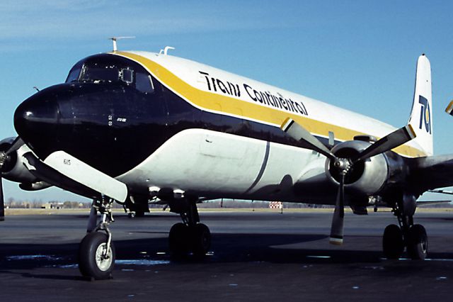 Douglas DC-6 (N615SE)