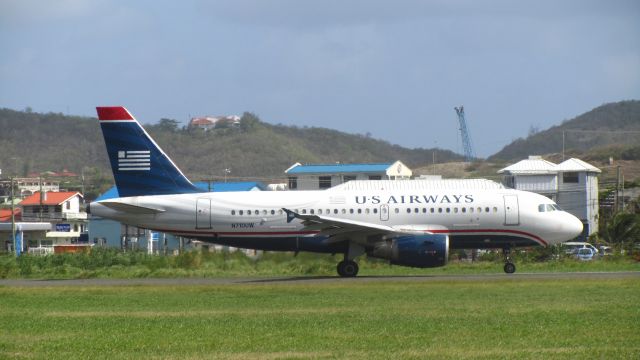 Airbus A319 (N710UW)