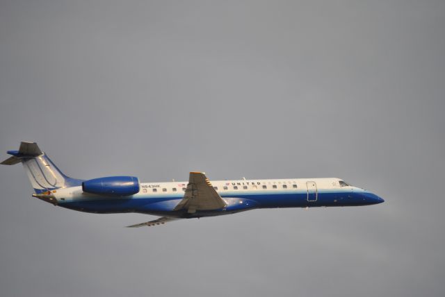 Embraer ERJ-145 (N843HK)